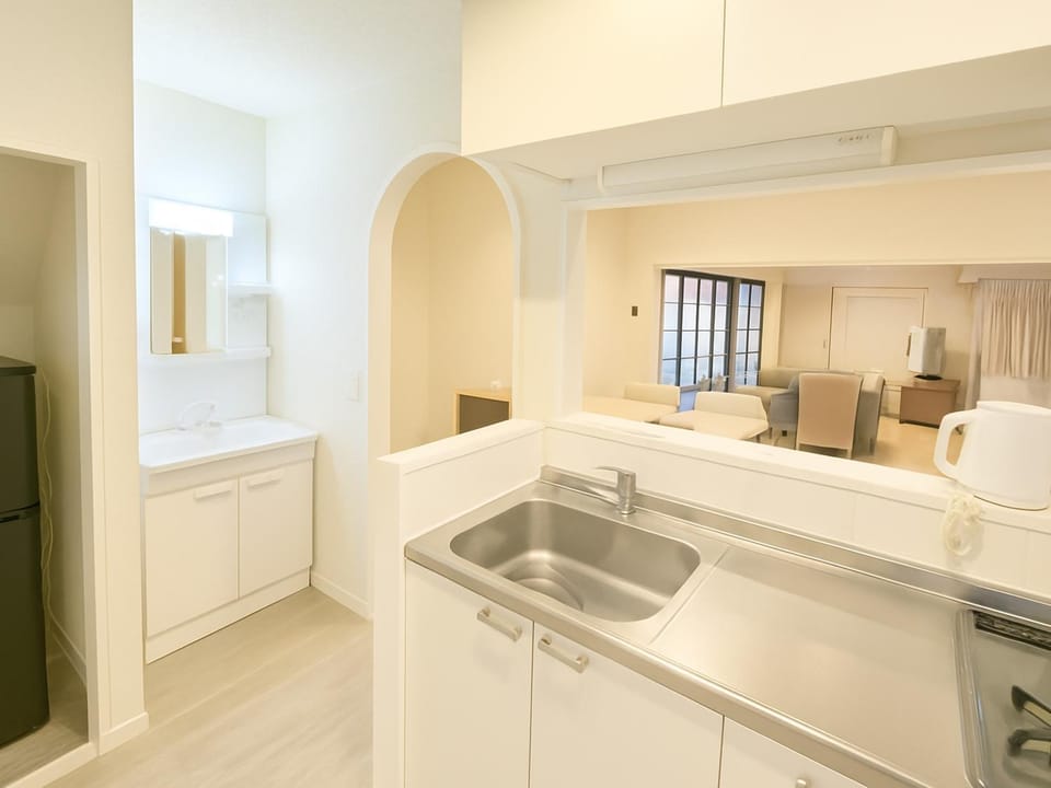 Shibuya,13min from Hatsudai or Hatagaya Sta, 2min to Shinjuku Sta, Switch, Wi-Fi, massage chair Apartment in Shibuya
