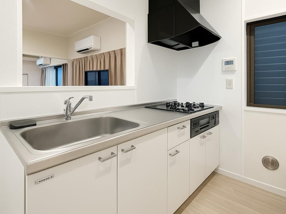 Shibuya,13min from Hatsudai or Hatagaya Sta, 2min to Shinjuku Sta, Switch, Wi-Fi, massage chair Apartment in Shibuya