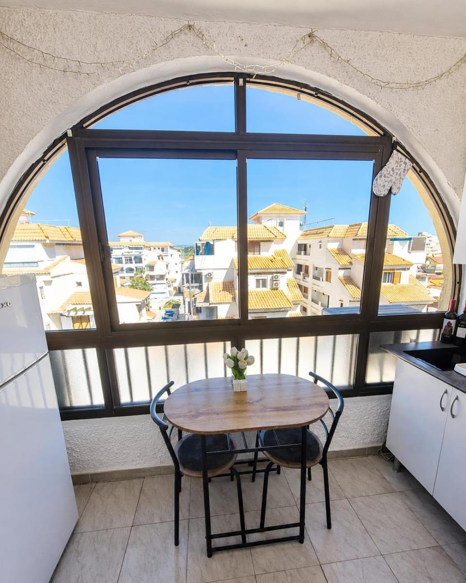 Bartok Beach Studio Apartment in Torre La Mata