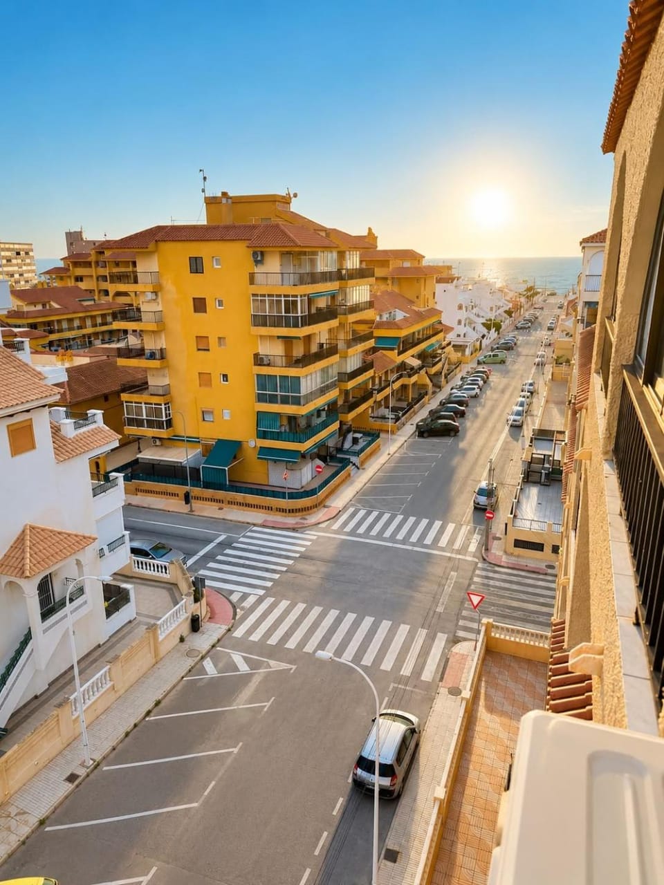 Bartok Beach Studio Apartment in Torre La Mata