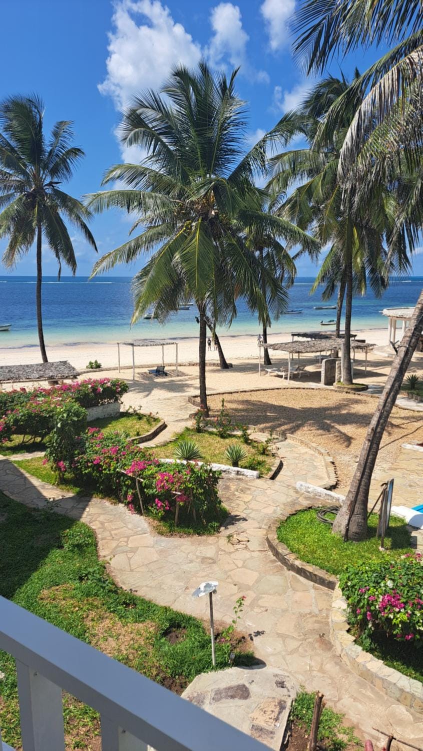 Kaleb's Beachfront Holiday Home House in Malindi