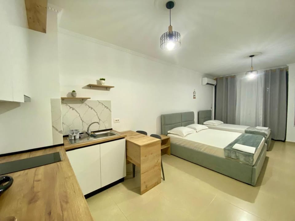 Kitchen or kitchenette, Bedroom