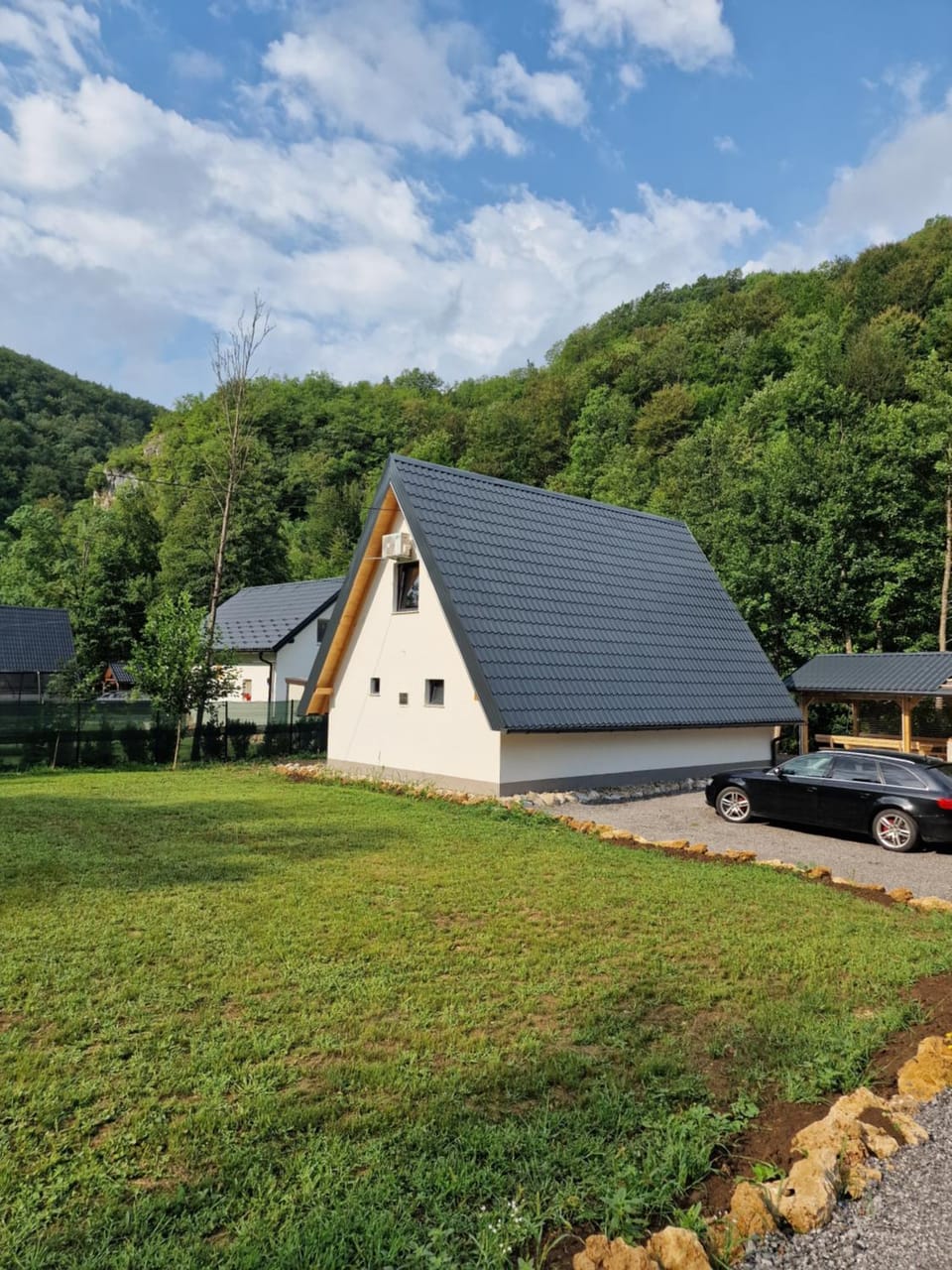 Property building, Natural landscape, Mountain view, Parking