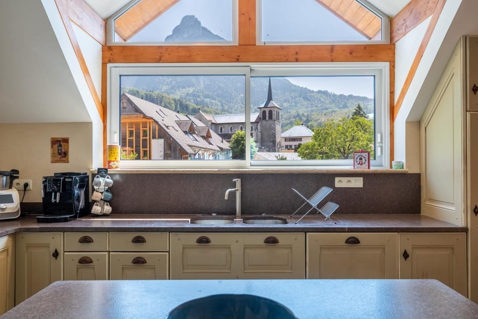 Day, Natural landscape, Kitchen or kitchenette, Mountain view