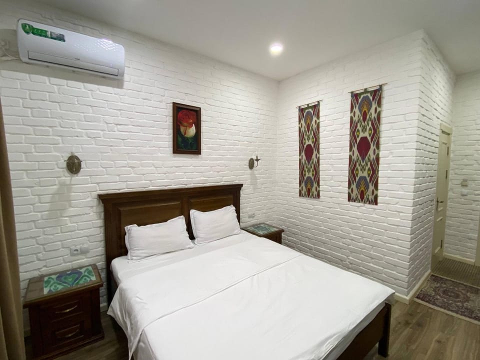 Bed, Bedroom, air conditioner