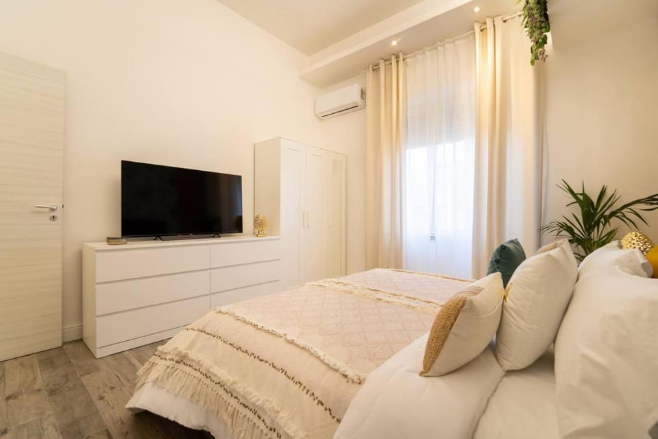 TV and multimedia, Photo of the whole room