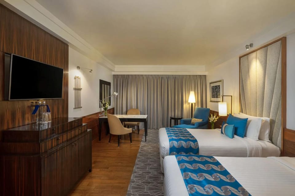 Communal lounge/ TV room, Bed, TV and multimedia, Living room, Photo of the whole room, Seating area, Evening entertainment, Bedroom, hair dresser