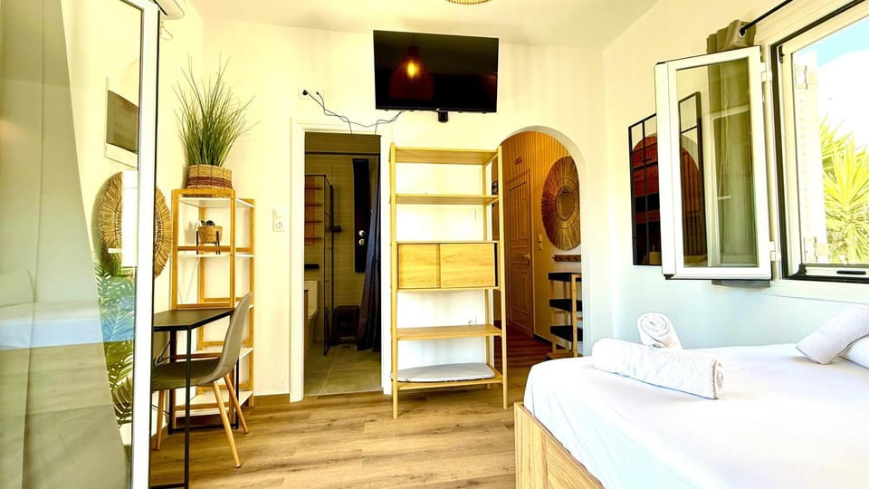 Property building, Living room, Bedroom