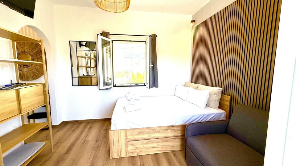 Property building, Living room, Bedroom