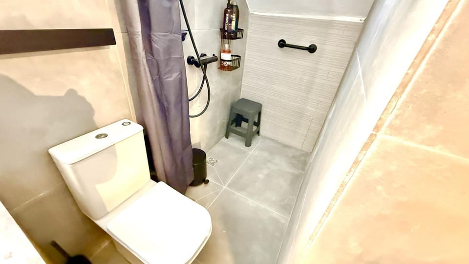 Bathroom, Living room