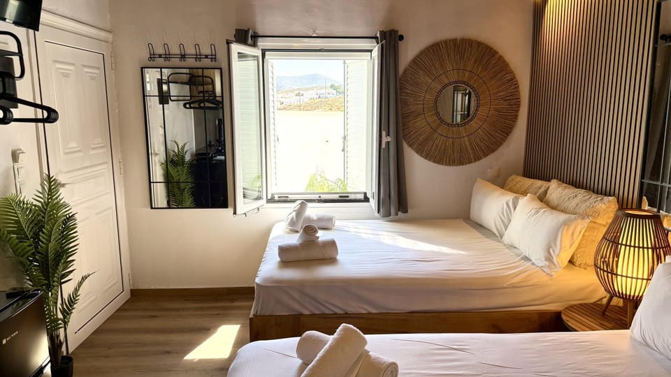 Property building, Living room, Bedroom