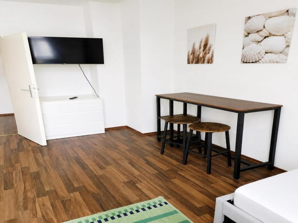 TV and multimedia, Seating area