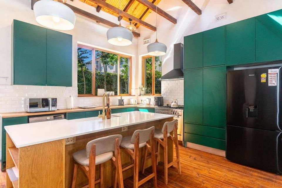 Artistic Victorian Oasis In the City House in Cape Town