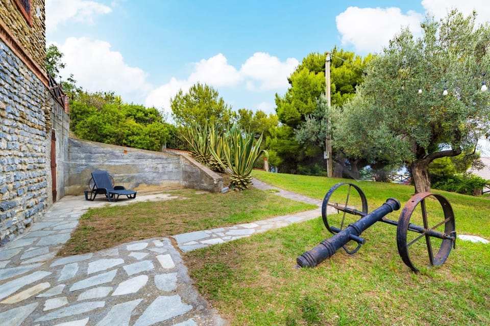 Hostdomus - Il Fortino Apartment in Albenga