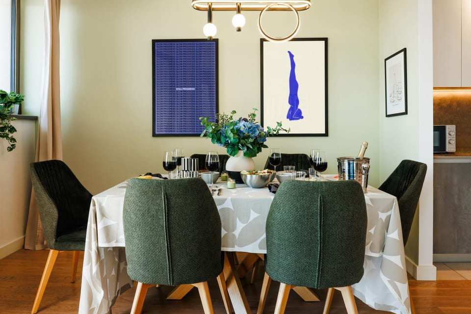 Decorative detail, Seating area, Dining area