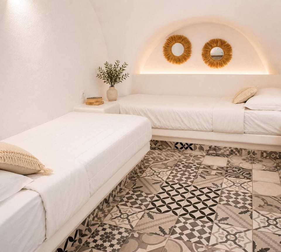 Heart of Santorini - Fira Cave Suites Apartment in Thera
