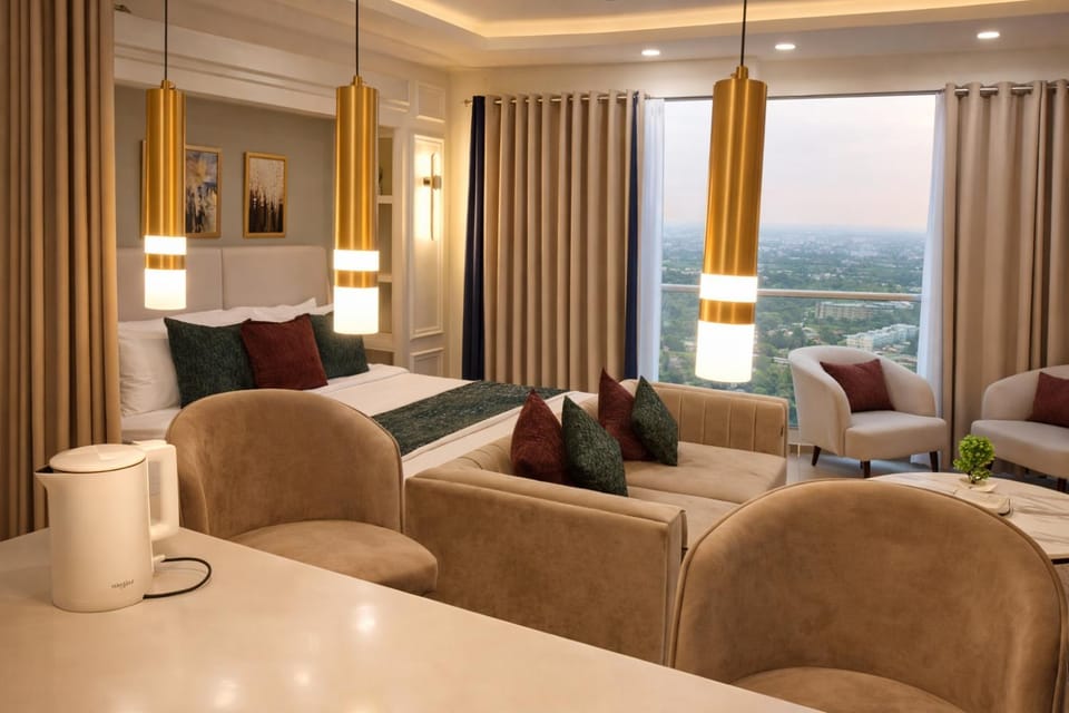 Bed, Living room, Photo of the whole room, Seating area, Bedroom