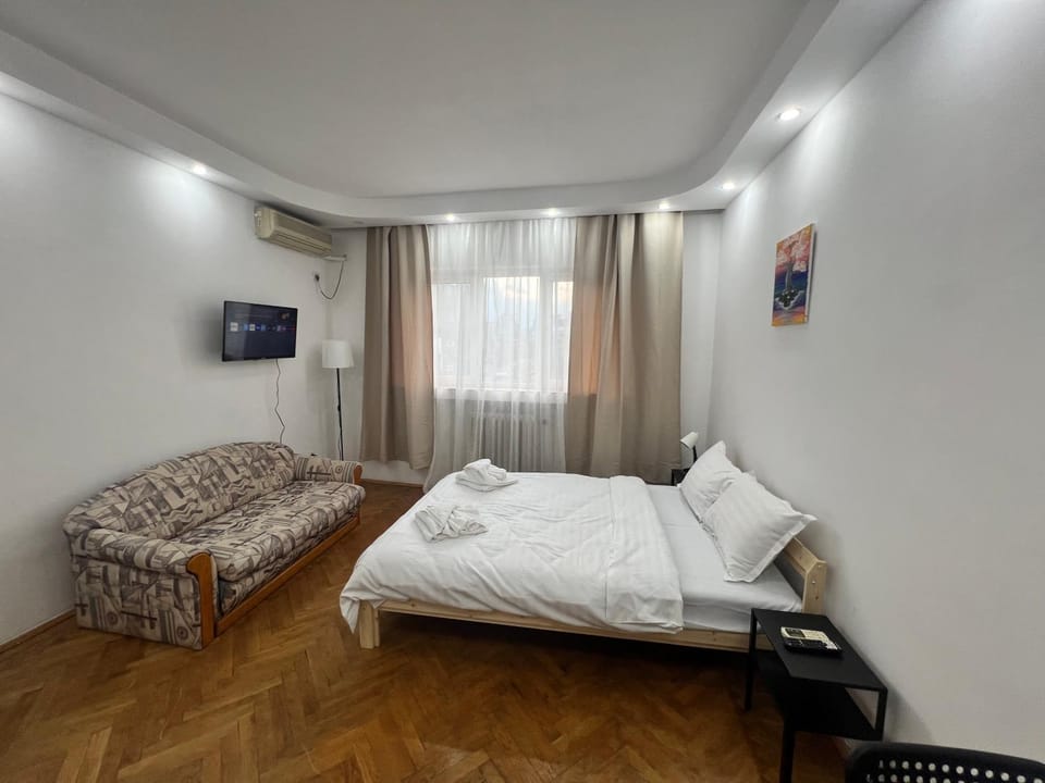 Walk to Old Town Stay! Apartment in Bucharest