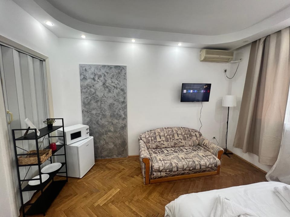 Walk to Old Town Stay! Apartment in Bucharest