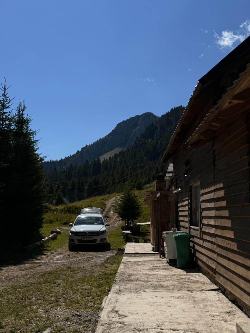 Ereniku Alpine Cabin-Riverfront Escape Cabin in Europe
