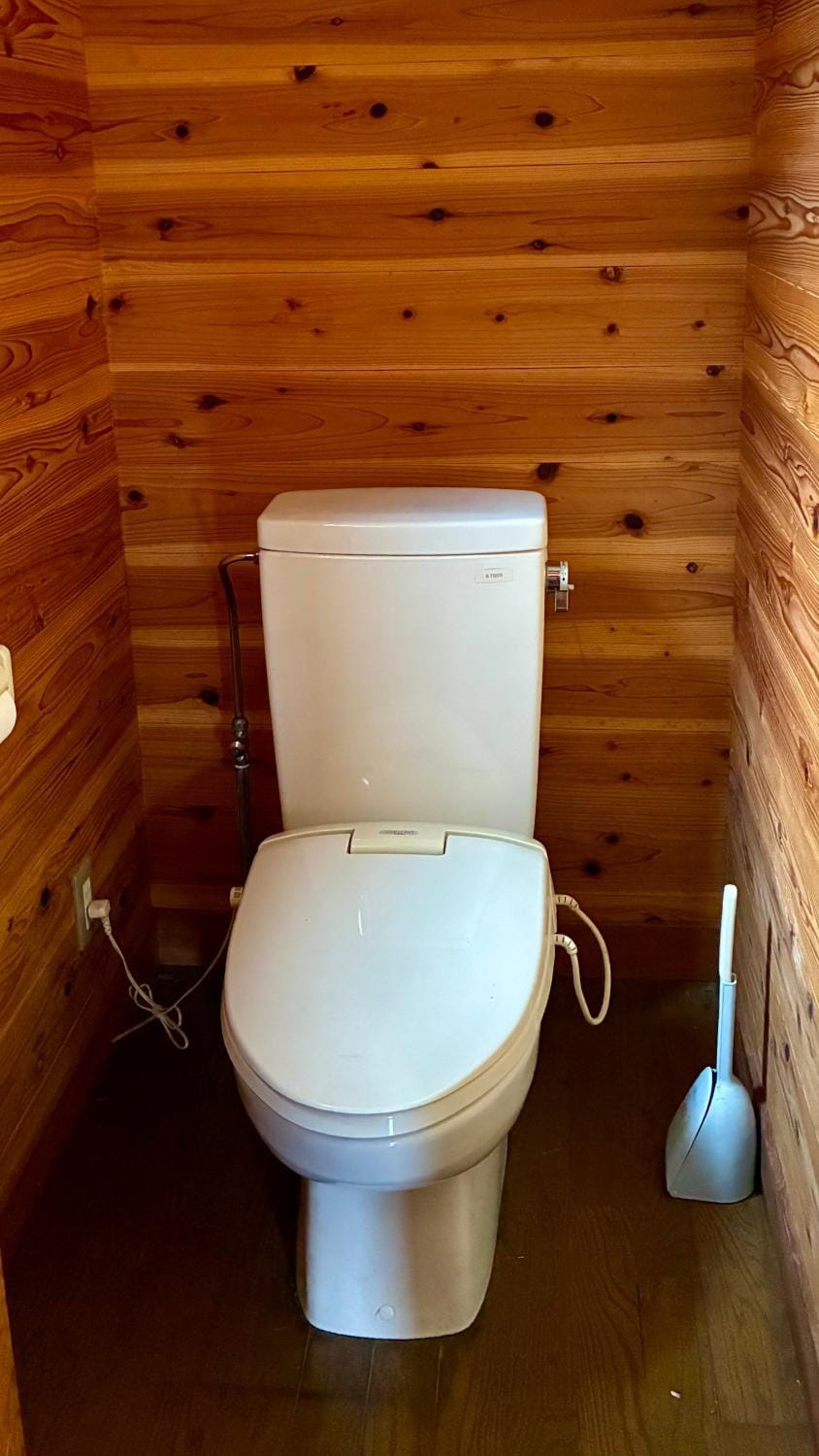 YOKOTE FOREST BASE コテージa棟 Campground/ 
RV Resort in Nagano Prefecture