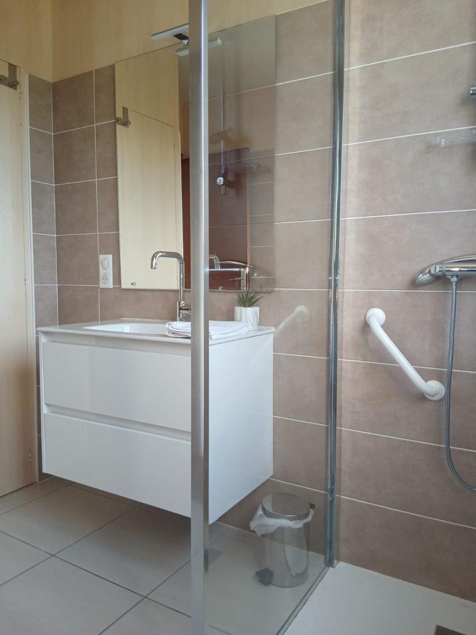 Shower, Bathroom