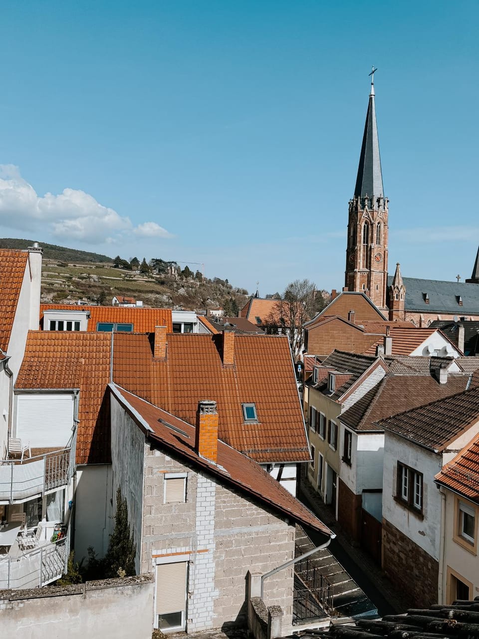 Property building, Neighbourhood, City view, Mountain view, Location