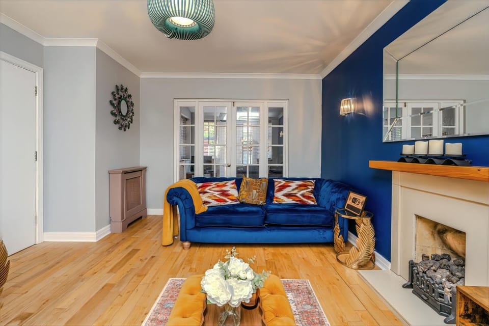 Living room, Seating area