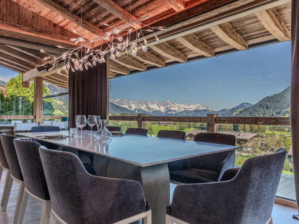 Comfortable 6 bedrooms with breathtaking view Apartment in Oz