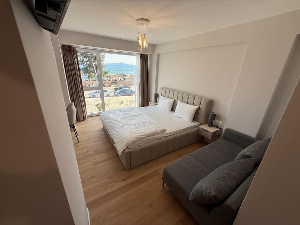 Struga Lake Suites Bed and Breakfast in Municipality of Ohrid, North Macedonia