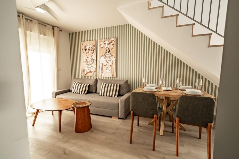 Living room, Lounge or bar