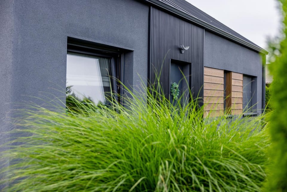 Property building, Day