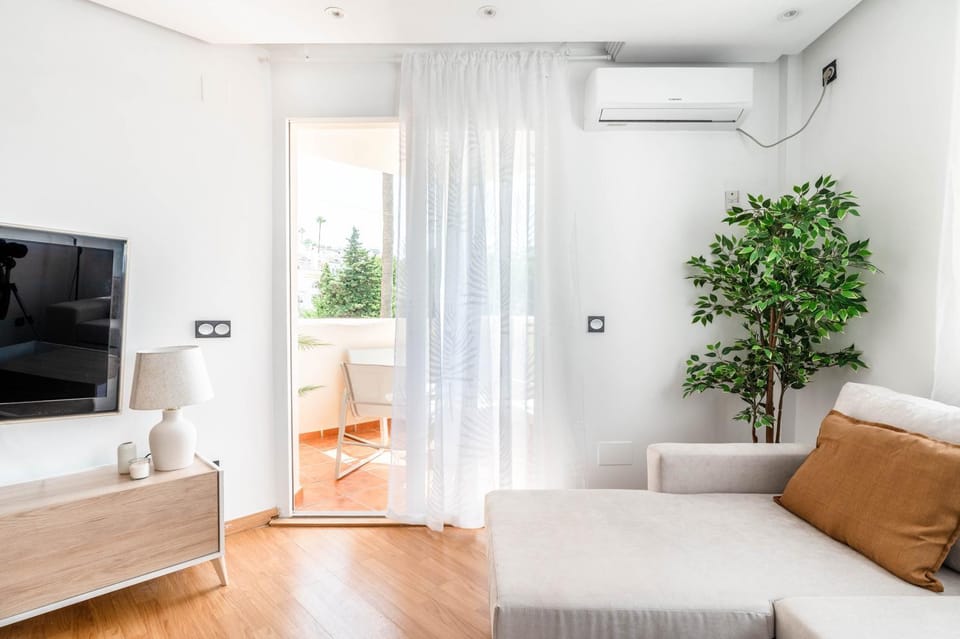 TV and multimedia, Living room, air conditioner