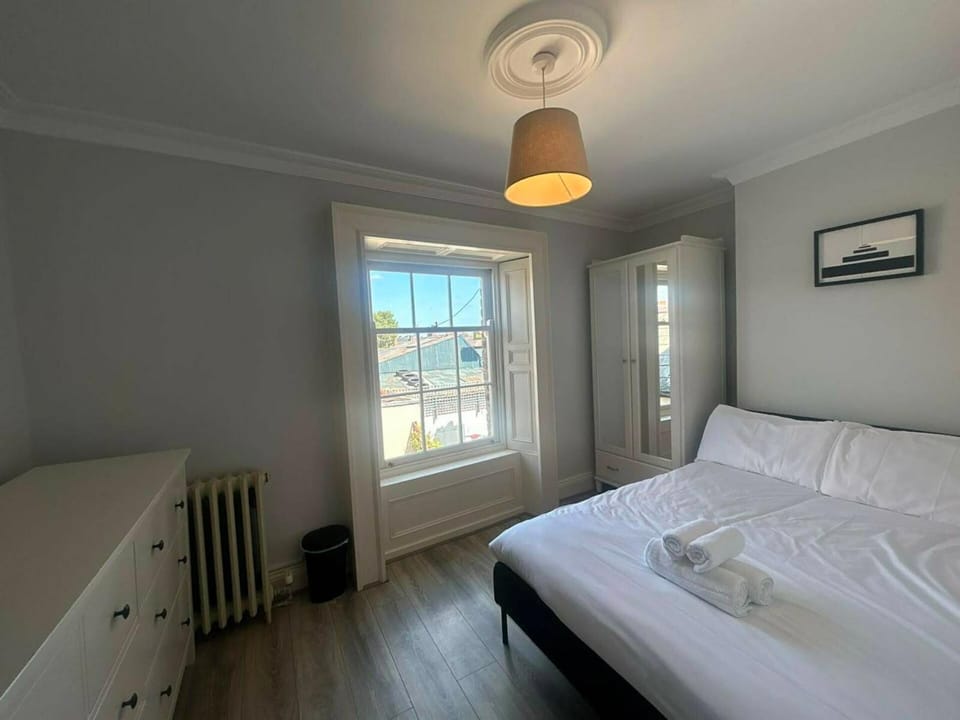 Elegant 4BDR 4BA Luxury Home Heart of Rathmines House in Dublin