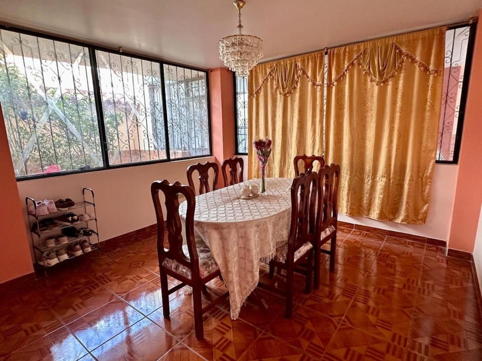 Modern 2 bedroom apartment and parking Apartment in Riobamba