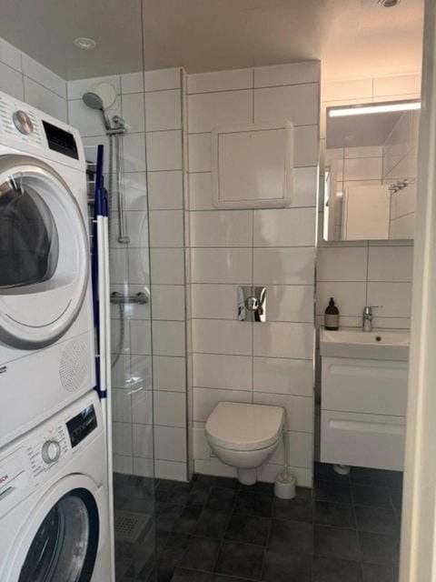 Shower, Toilet, washing machine, dryer