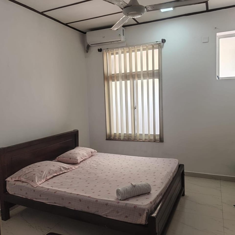 Sahansa hotel bambalpitya Bed and Breakfast in Colombo