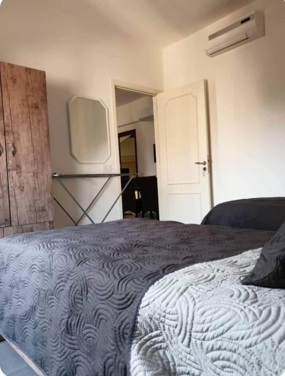 Bed, Photo of the whole room, Bedroom, wardrobe, air conditioner