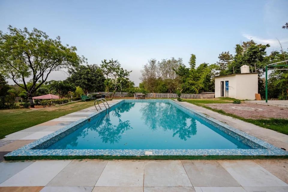 Aravali view Farmhouse Farm Stay in Gurugram