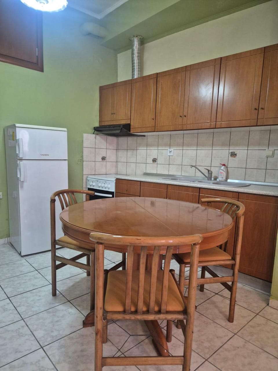 Kitchen or kitchenette, Dining area, pet friendly, stove