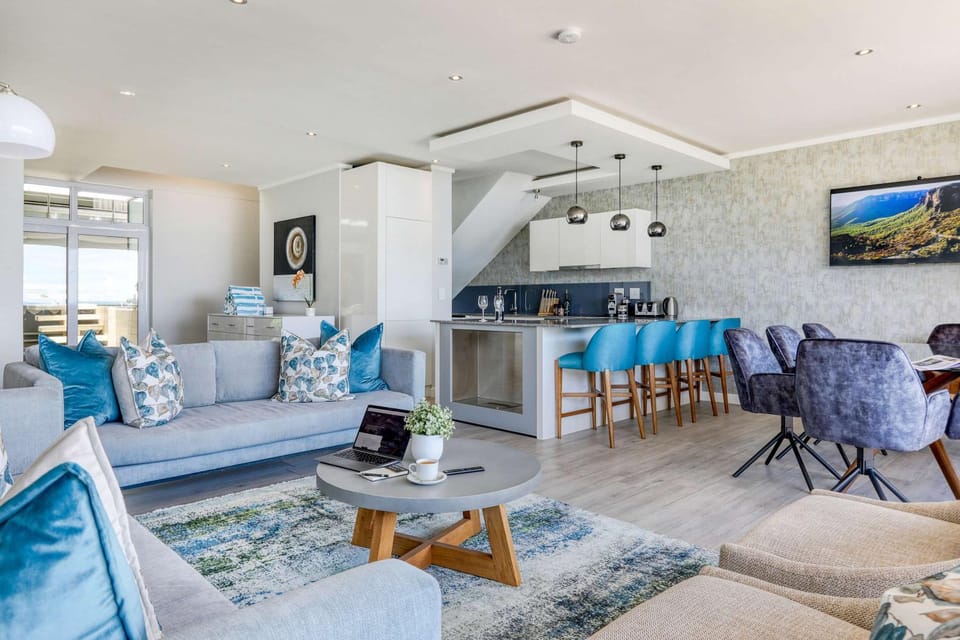 Houghton Villa Camps Bay - 5 min walk to beach House in Cape Town