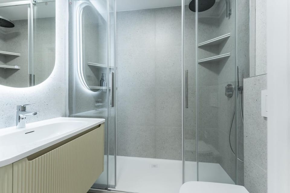 Shower, Toilet, Bathroom