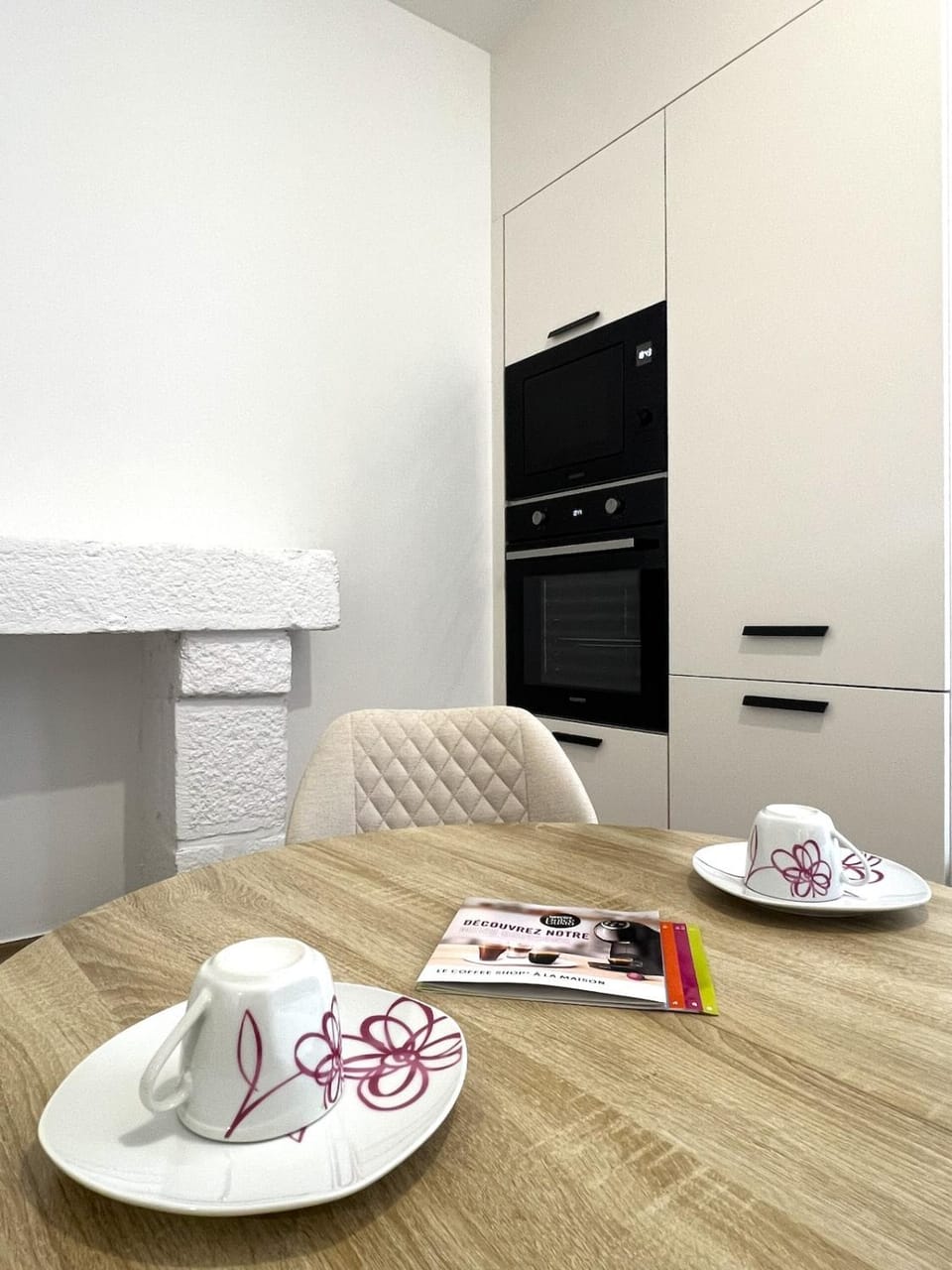 Kitchen or kitchenette, Dining area, microwave, oven, kitchen