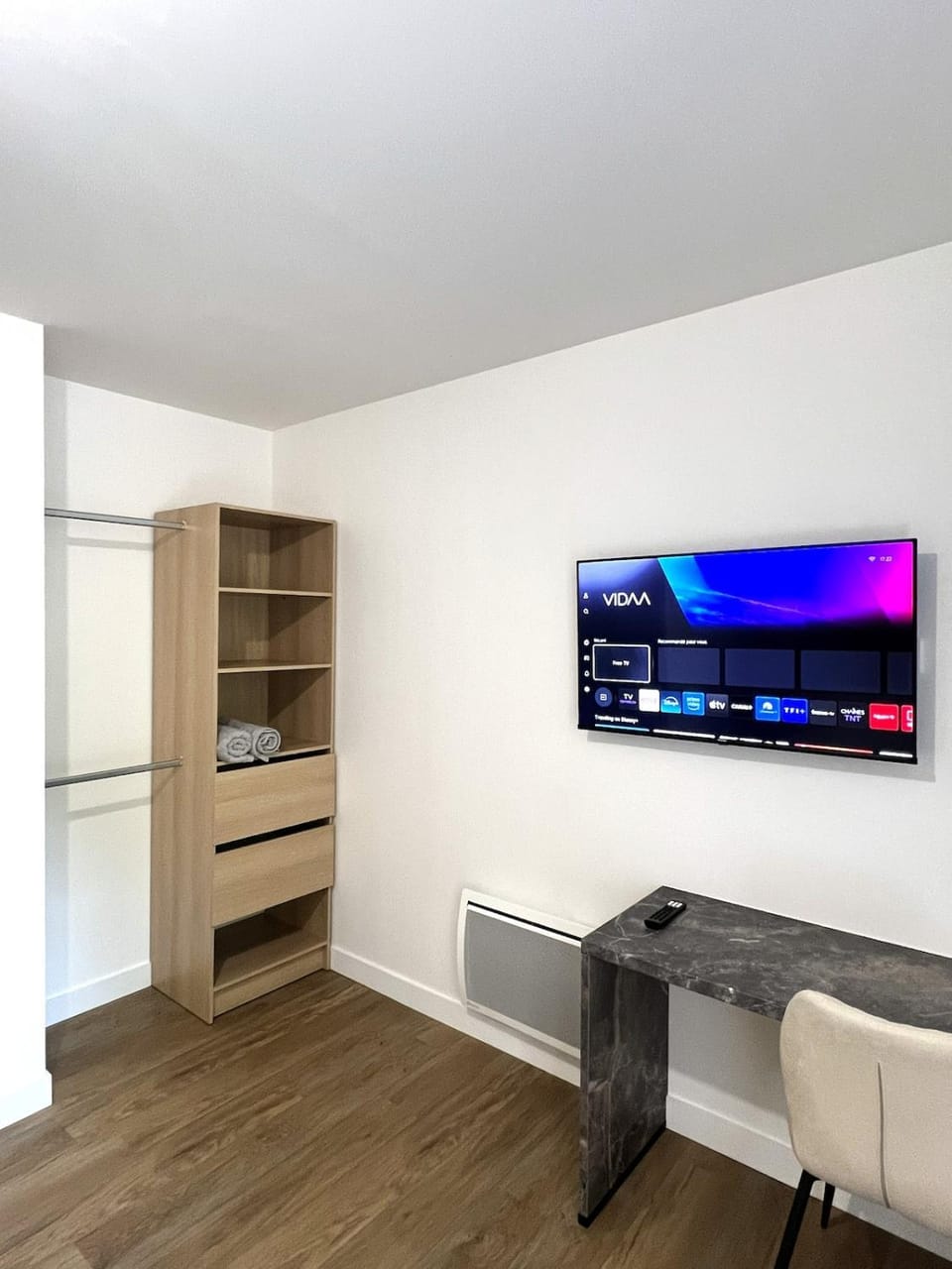 TV and multimedia, Seating area, storage