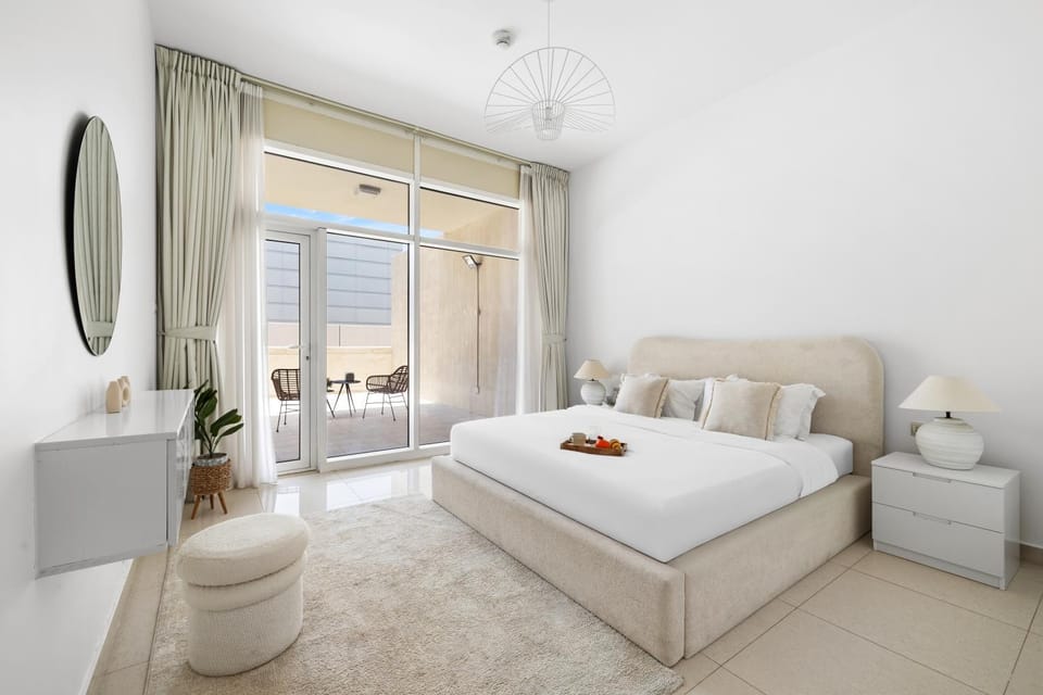Bed, TV and multimedia, Photo of the whole room, Bedroom, towels