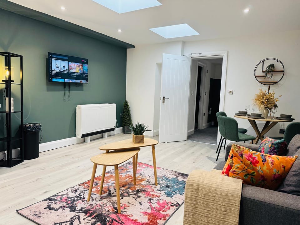 TV and multimedia, Living room, Seating area