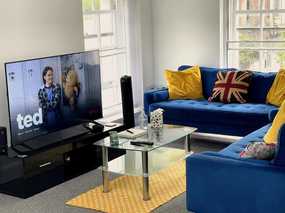 TV and multimedia, Living room, Seating area