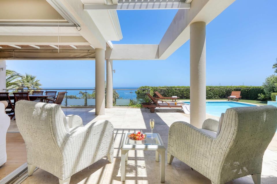 Camps Bay Sunsets - Family Friendly Pool Views House in Camps Bay