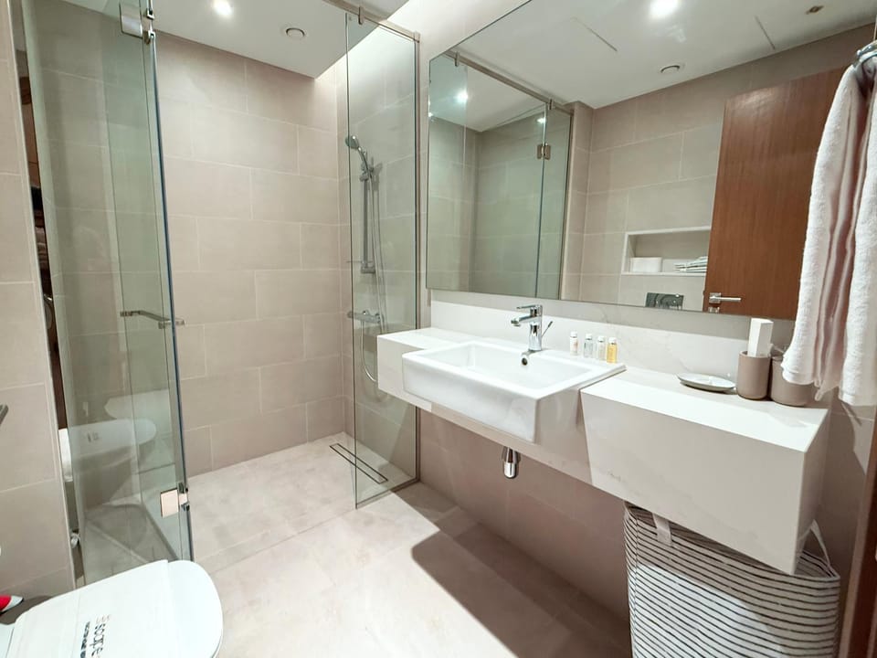 Toilet, Bathroom, towels