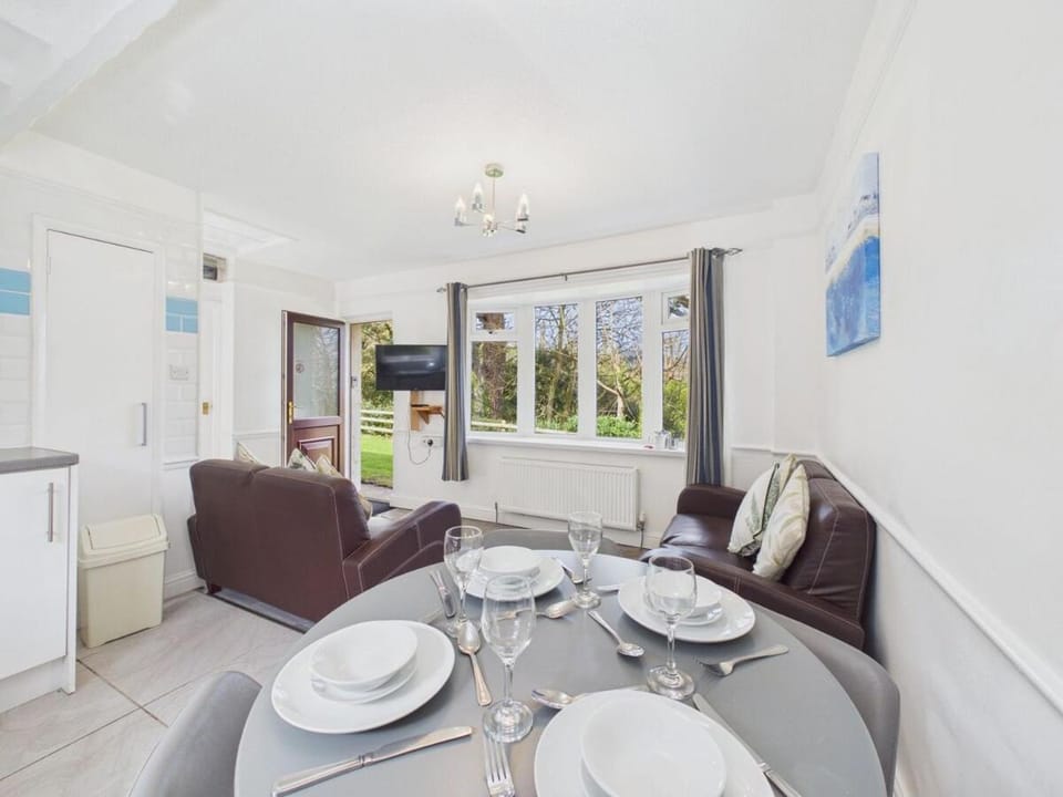 Lodge 11 - 2 Bed with Parking House in North Devon District